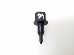 NISSAN Navara (1998–2007) Outside temperature sensor A25600W01 - 3