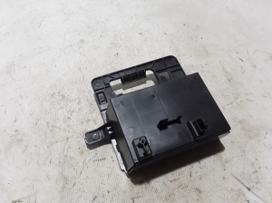   Sonstiger Halter  - 9825051080 