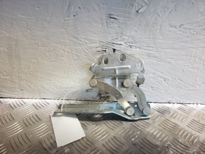 Hood hinge - 3AA823301