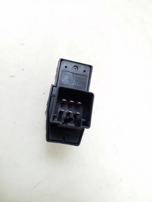 VOLVO V70 II (2000–2007) Rear side door window switch 8685288 - 2
