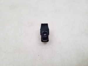 Rear side door window switch - 8685288