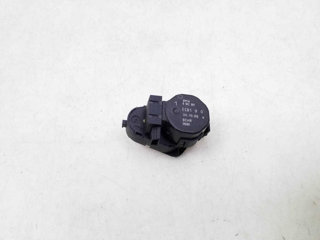 BMW 5 SERIES E60 (2003–2010) Salongi soojenduse klapi mootor 6942991 BMW 5 SERIES E60 (2003–2010) Salongi soojenduse klapi mootor 6942991