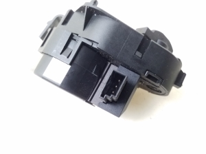 BMW 5 SERIES E60 (2003–2010) Salongi soojenduse klapi mootor 6942991 - 4
