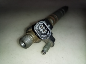  Fuel injector 