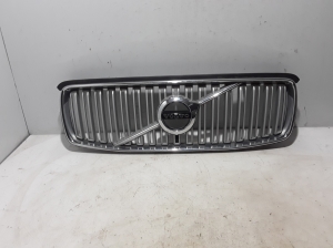  Front grille 