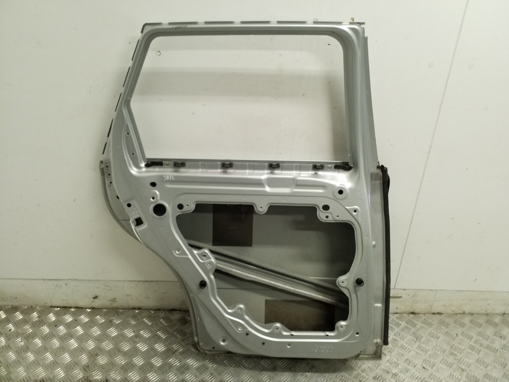 VOLVO V50 1 generation (2003-2012) Left Side Sliding Door 31335469 20318295