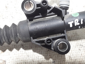 RENAULT Trafic III (2014–2022) Siduri töösilinder 306100530R - 3