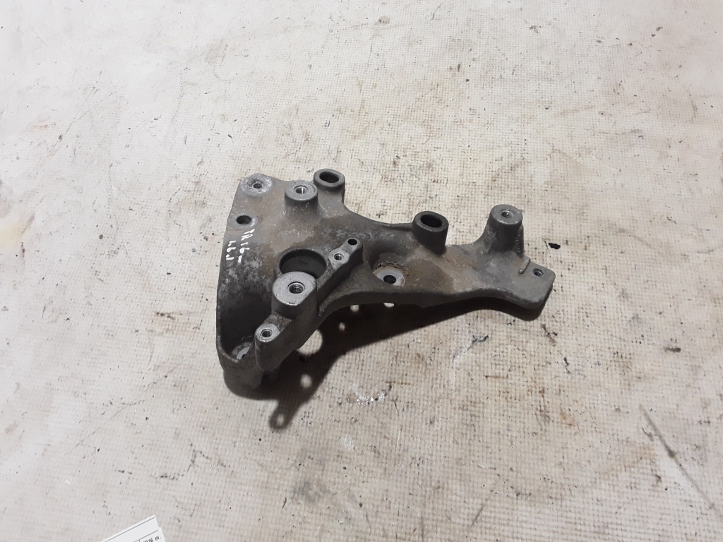 RENAULT Trafic 3 generation (2014-2023) Gearbox Mount Bracket 648606762R 21069360