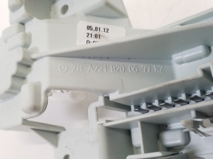 Mercedes Benz S-Class 221 (2005–2013) Rear corner tail light bulb holder A2218200677 - 5