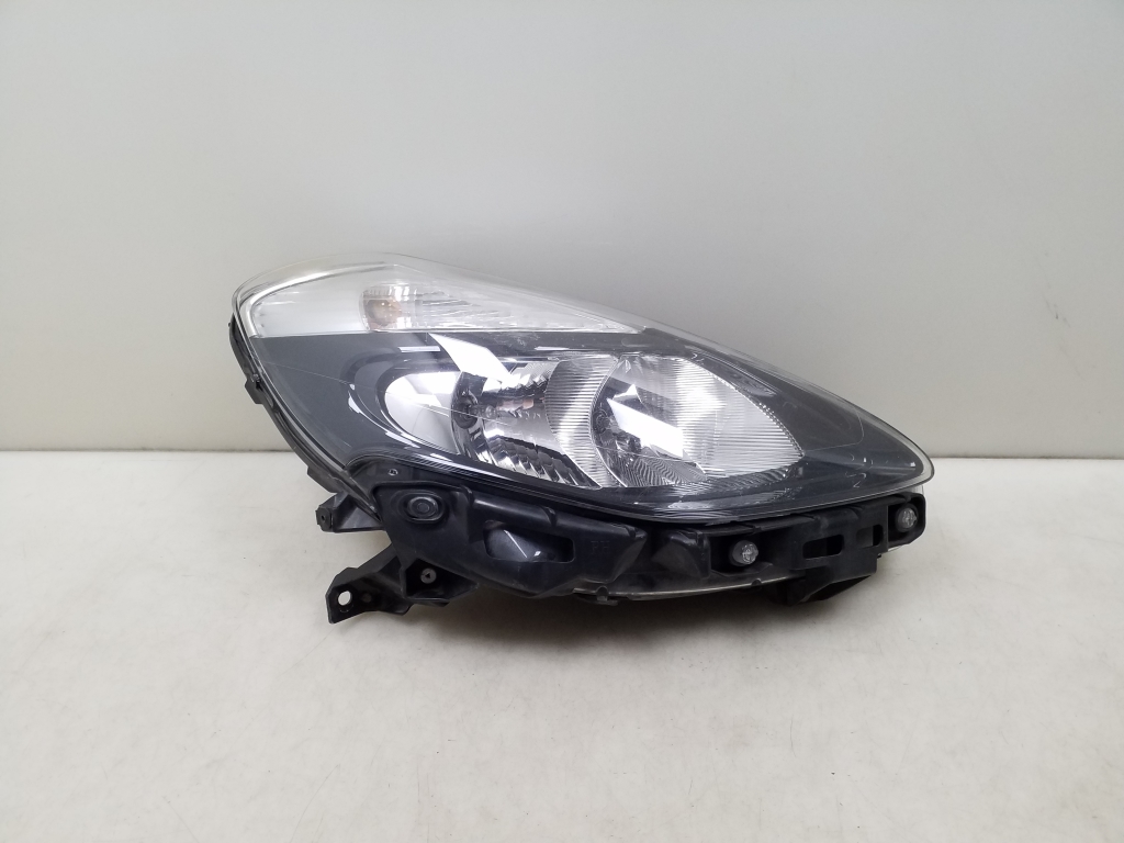 RENAULT Clio 3 generation (2005-2012) Front Right Headlight 8200892498 24977490