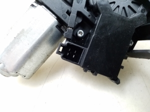  Rear wiper motor 