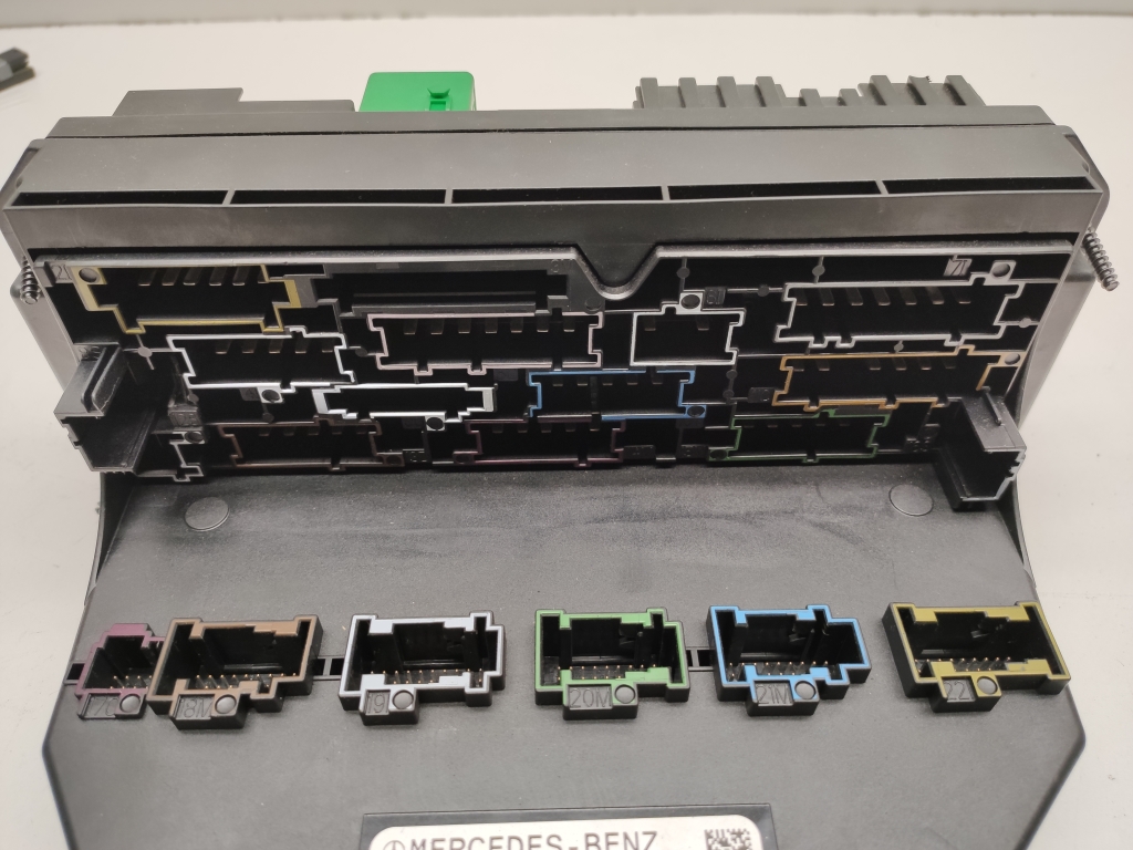 MERCEDES-BENZ E-Class W212/S212/C207/A207 (2009-2016) Fuse box A2129004500 21865570