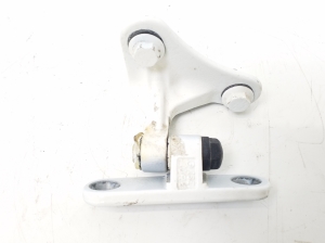 Front door lower hinge - A2217201237