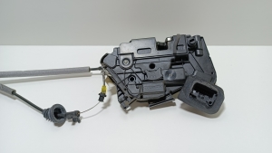 Volkswagen Golf VII (2012–2026) Rear side door lock 5K4839015 - 4
