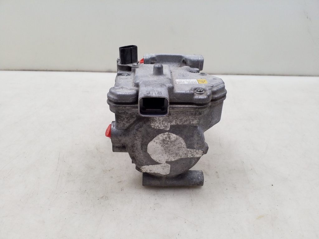 TOYOTA Auris Помпа кондиціонера 0422001031 24977448