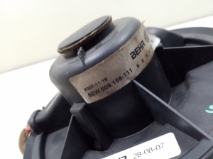 Volkswagen Caddy II (1995–2004) Heater blower motor 8EW009158111 - 2