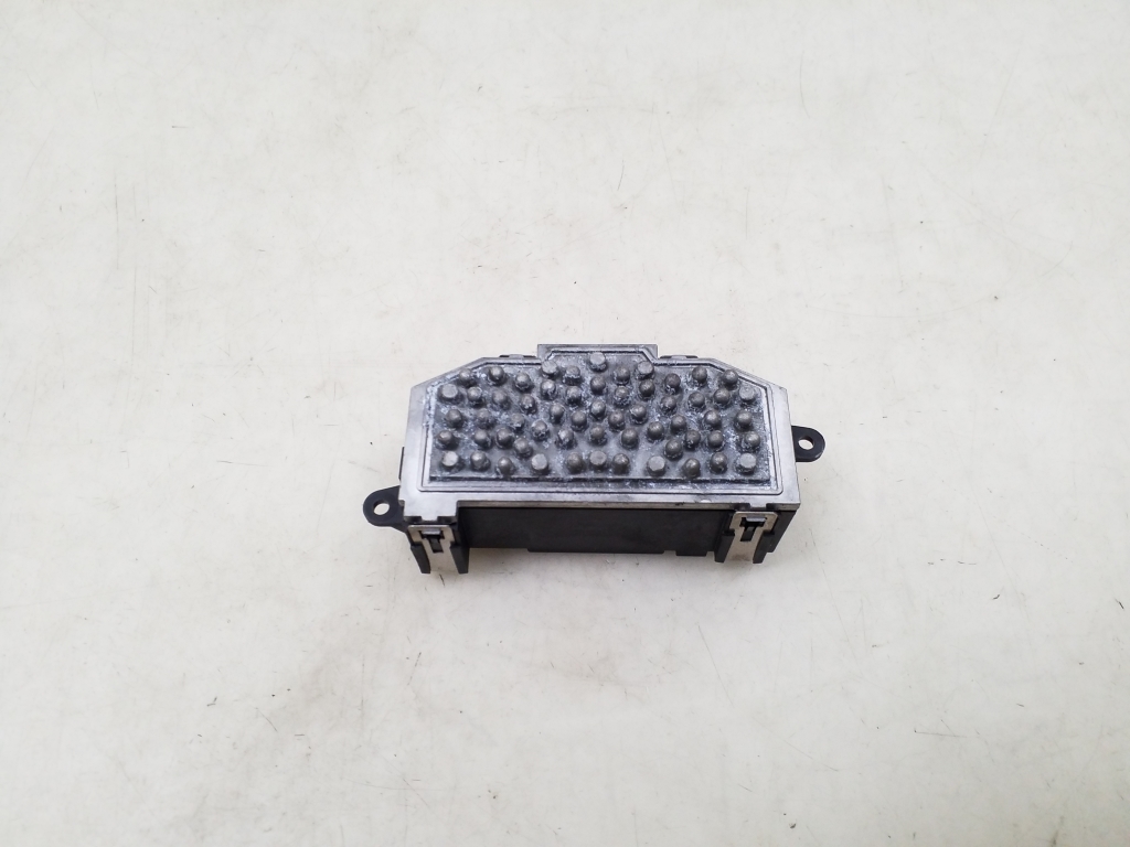 Volkswagen Golf VI (2008–2013) Cabin shoulder motor resistance 3C0907521F Volkswagen Golf VI (2008–2013) Cabin shoulder motor resistance 3C0907521F