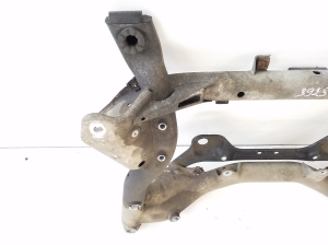 Mercedes Benz C-Class 204 (2007–2014) Front subframe A2046281057 - 3