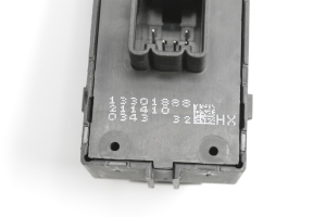 Opel Meriva (2010–2017) Esiukse klaaslüliti 13301888 - 2