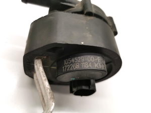 Tesla Model X X (2015–2026) Auxiliary water pump 1054529-00-F - 3