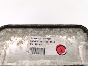 Tesla Model X X (2015–2026) Oil cooler 1037357-00-E - 2