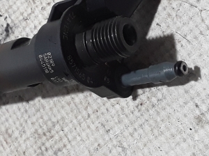  Fuel injector 