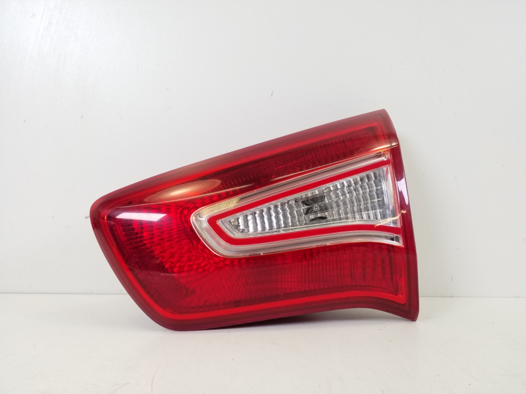 Kia Sportage (2010–2016) Tagatuli tagaluugil 924063W010