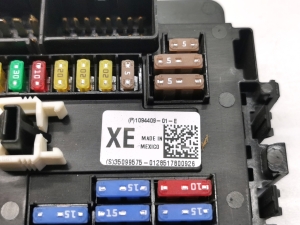 Tesla Model X X (2015–2026) Kaitsmekarp salongis 1094409-01-E - 3
