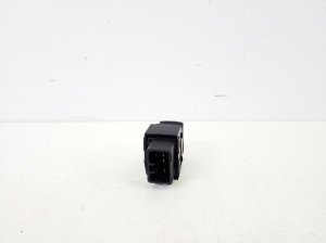 Kia Sportage (2010–2016) Rear side door window switch 935751H000 - 2