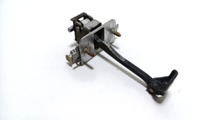 Citroen DS4 (2011–2018) Rear side door opening limiter - 3