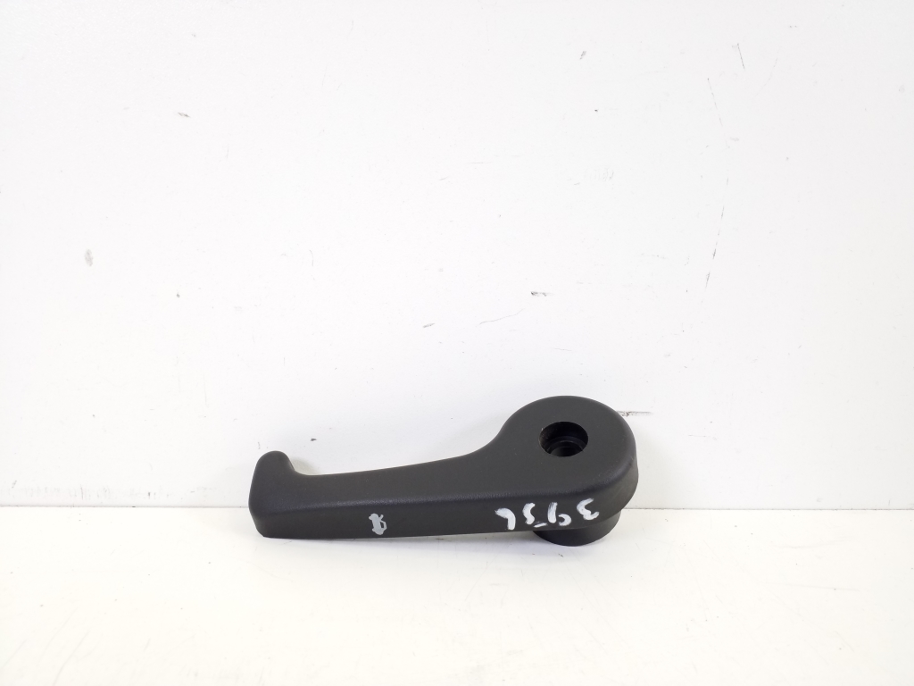 Kia Sportage (2010–2016) Hood release handle (interior)