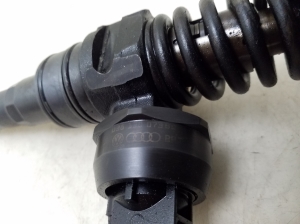 Volkswagen Passat B6 (2005–2010) Injektor Einspritzdüse 038130073BQ - 2