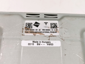 Tesla Model S S (2012–2026) Audio amplifier 1004833-10-A - 2
