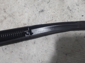  Windshield wiper blade 