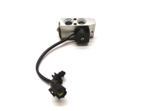 Tesla Model X X (2015–2026) Konditsioneeri vooliku ventiil 6008481-00-B - 2
