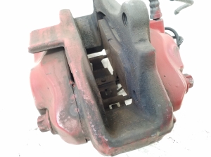  Front brake caliper 