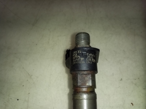  Fuel injector 