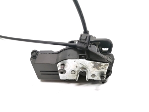 Tesla Model S S (2012–2026) Rear side door lock 6008914-00-D - 2