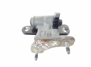 Mercedes Benz E-Class W212 (2009–2015) Front door lower hinge A2047201837 - 3