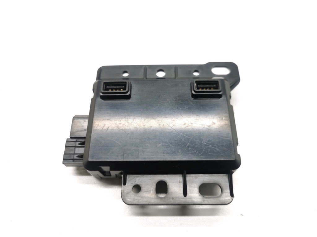 TESLA Model 3 1 generation (2017-2024) Additional Music Player Connectors 1093295-00-A 21239767