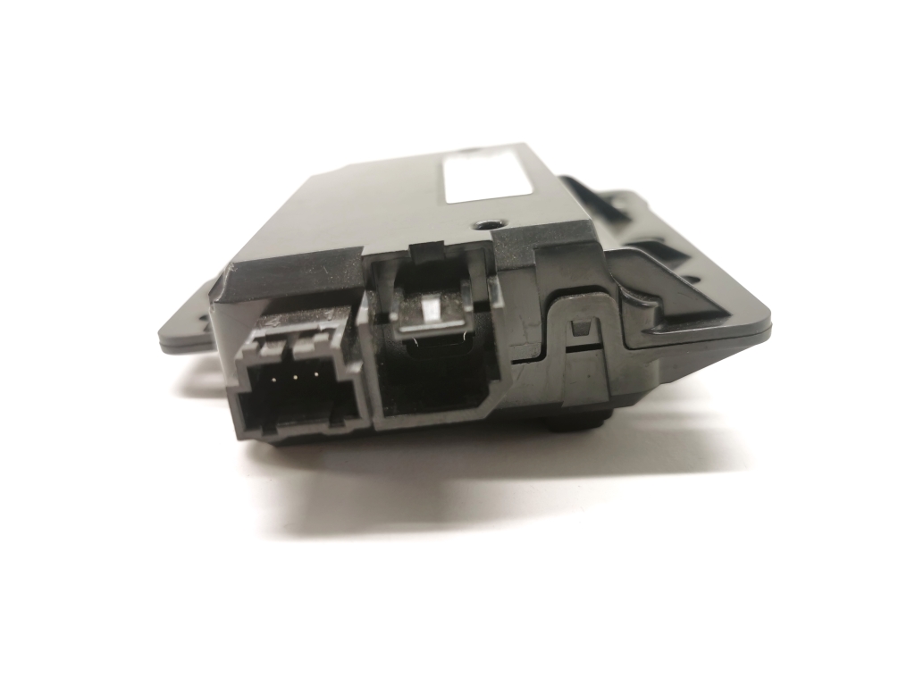 TESLA Model 3 1 generation (2017-2024) Additional Music Player Connectors 1093295-00-A 21239767