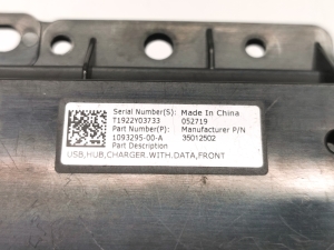 Tesla Model 3 3 (2016–2024) USB-Anschluss 1093295-00-A - 3