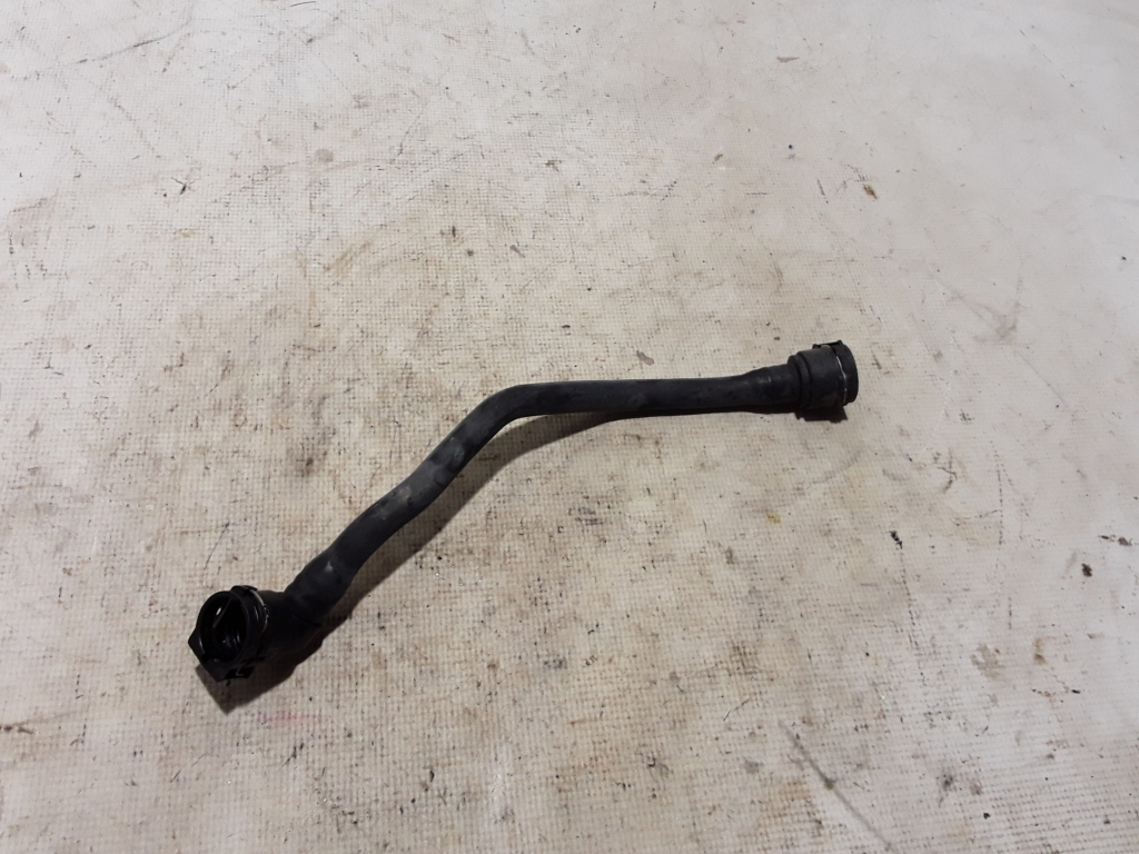 Mercedes Benz CLA-Class W117 (2013–2019) Schlauch A2465010058 Mercedes Benz CLA-Class W117 (2013–2019) Schlauch A2465010058