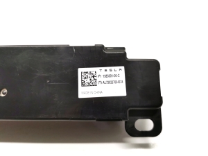 Tesla Model 3 3 (2016–2024) Antenn 1585601-00-C - 2