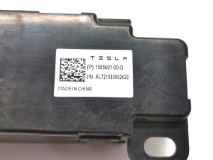 Tesla Model 3 3 (2016–2024) Antenna 1585601-00-D - 2