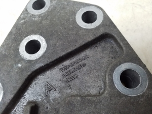  Engine holder 