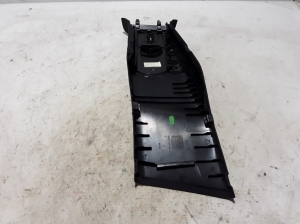 Mercedes Benz CLA-Class W117 (2013–2019) Keskpiilari siseviimistlus A1176900625 - 4