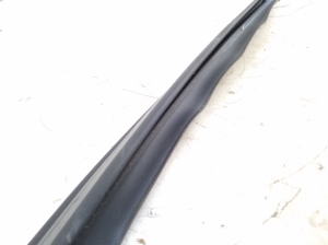  Trunk sealing rubber on the body 