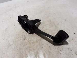 Mercedes Benz CLA-Class W117 (2013–2019) Piduripedaal A2462920208 - 2