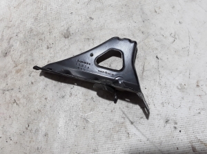 Mercedes Benz CLA-Class W117 (2013–2019) Muu kinnitus A2466200514 - 2